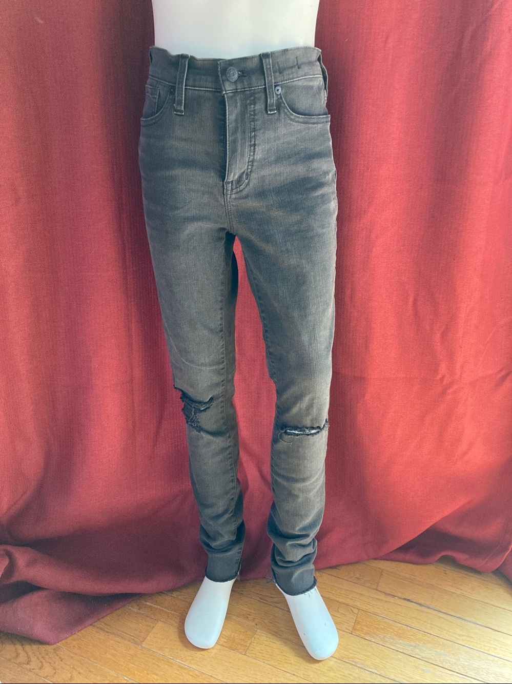 Madewell jeans, size 25, 9” mid-rise, skinny